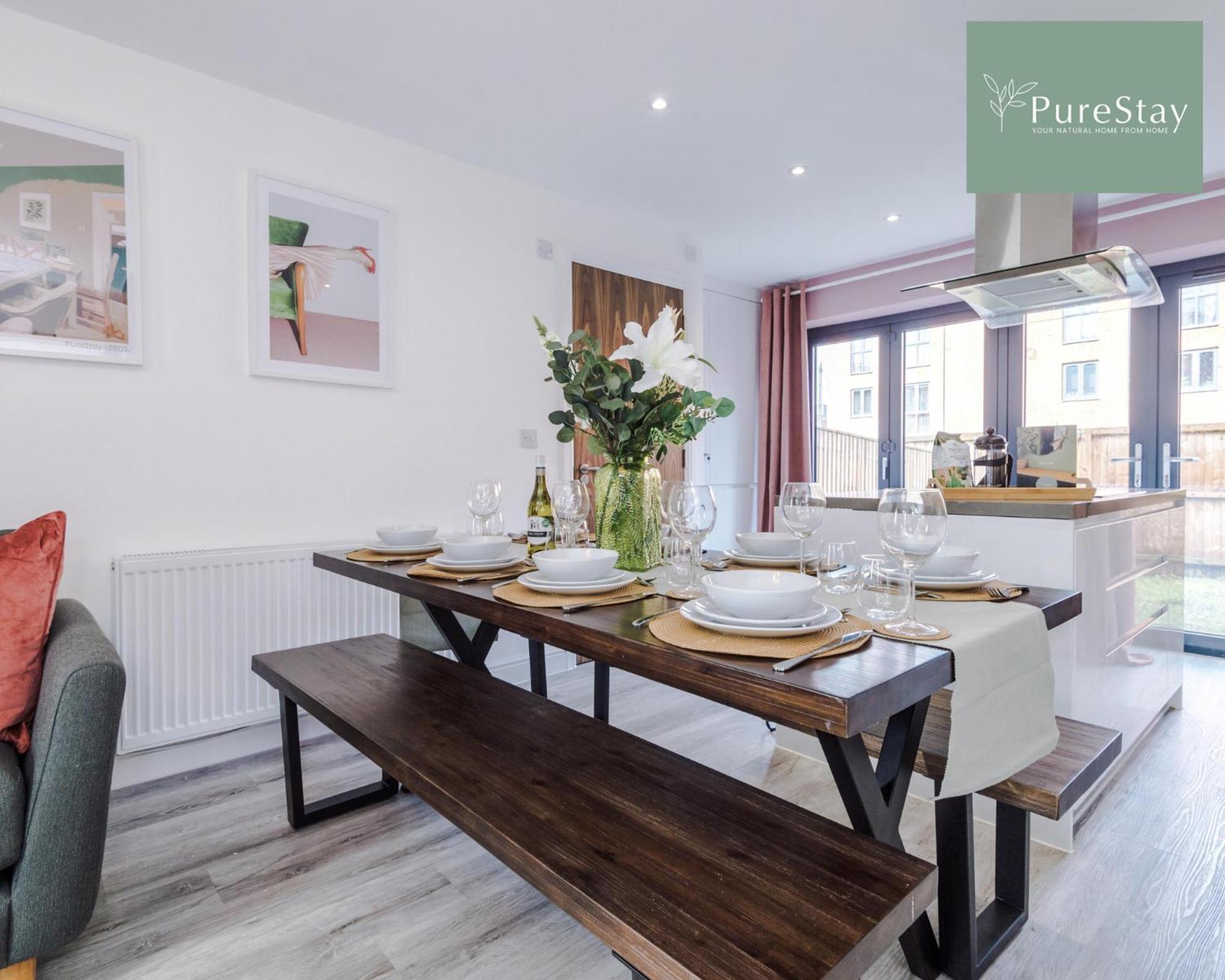 Stunning Five Bedroom Manchester House With Free Parking By Purestay Short Lets & Serviced Accommodation Екстериор снимка