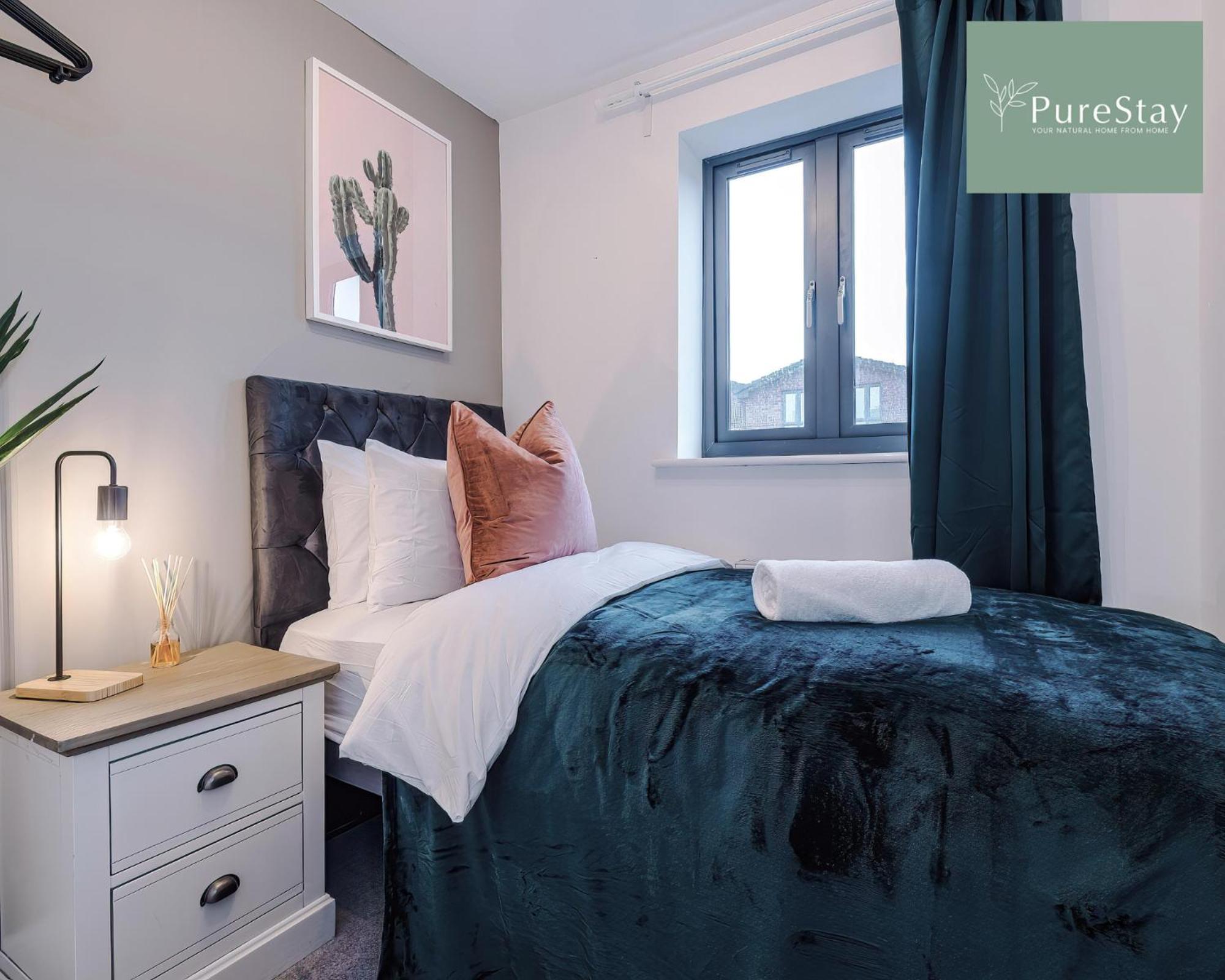 Stunning Five Bedroom Manchester House With Free Parking By Purestay Short Lets & Serviced Accommodation Екстериор снимка