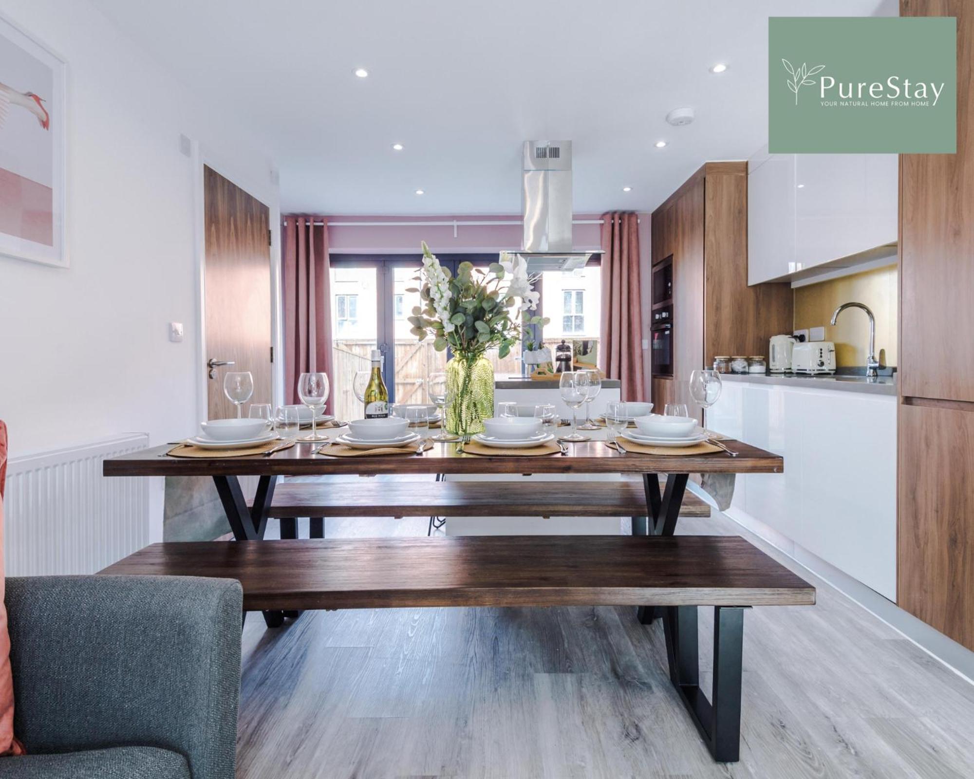 Stunning Five Bedroom Manchester House With Free Parking By Purestay Short Lets & Serviced Accommodation Екстериор снимка